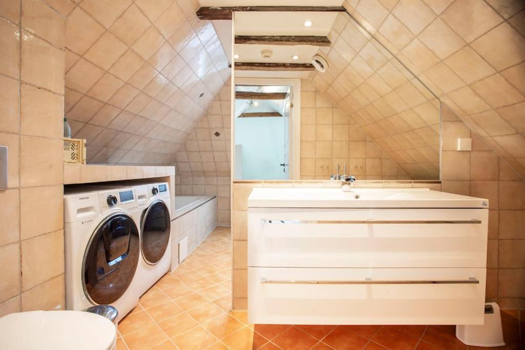 New! Modern Top Floor Apartment In Historic Area! 卑爾根 外观 照片