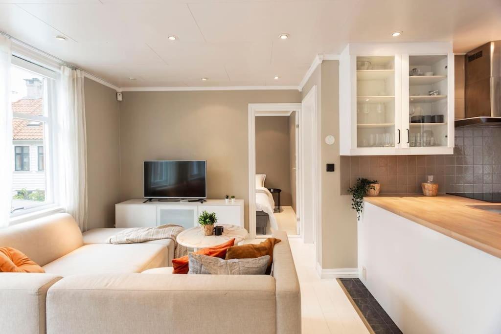 New! Modern Top Floor Apartment In Historic Area! 卑爾根 外观 照片
